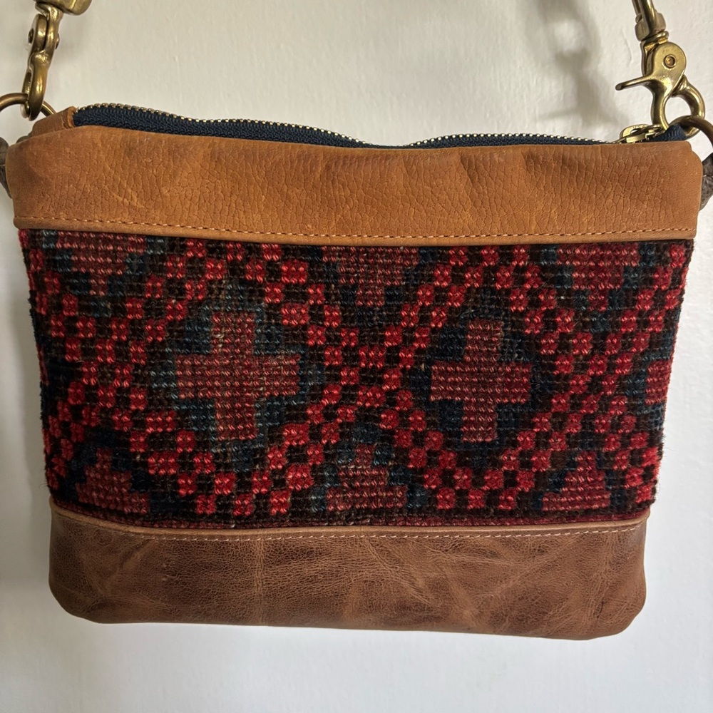 RebyC Women's crossbody/belt bag